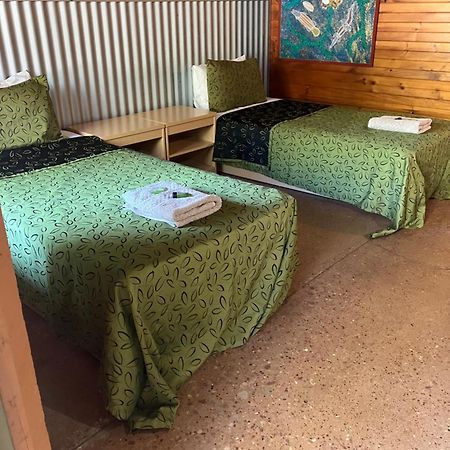 Territory Manor Motel & Caravan Park Mataranka Exterior photo