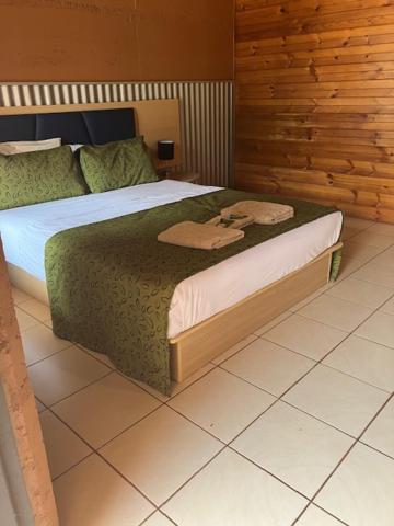 Territory Manor Motel & Caravan Park Mataranka Exterior photo