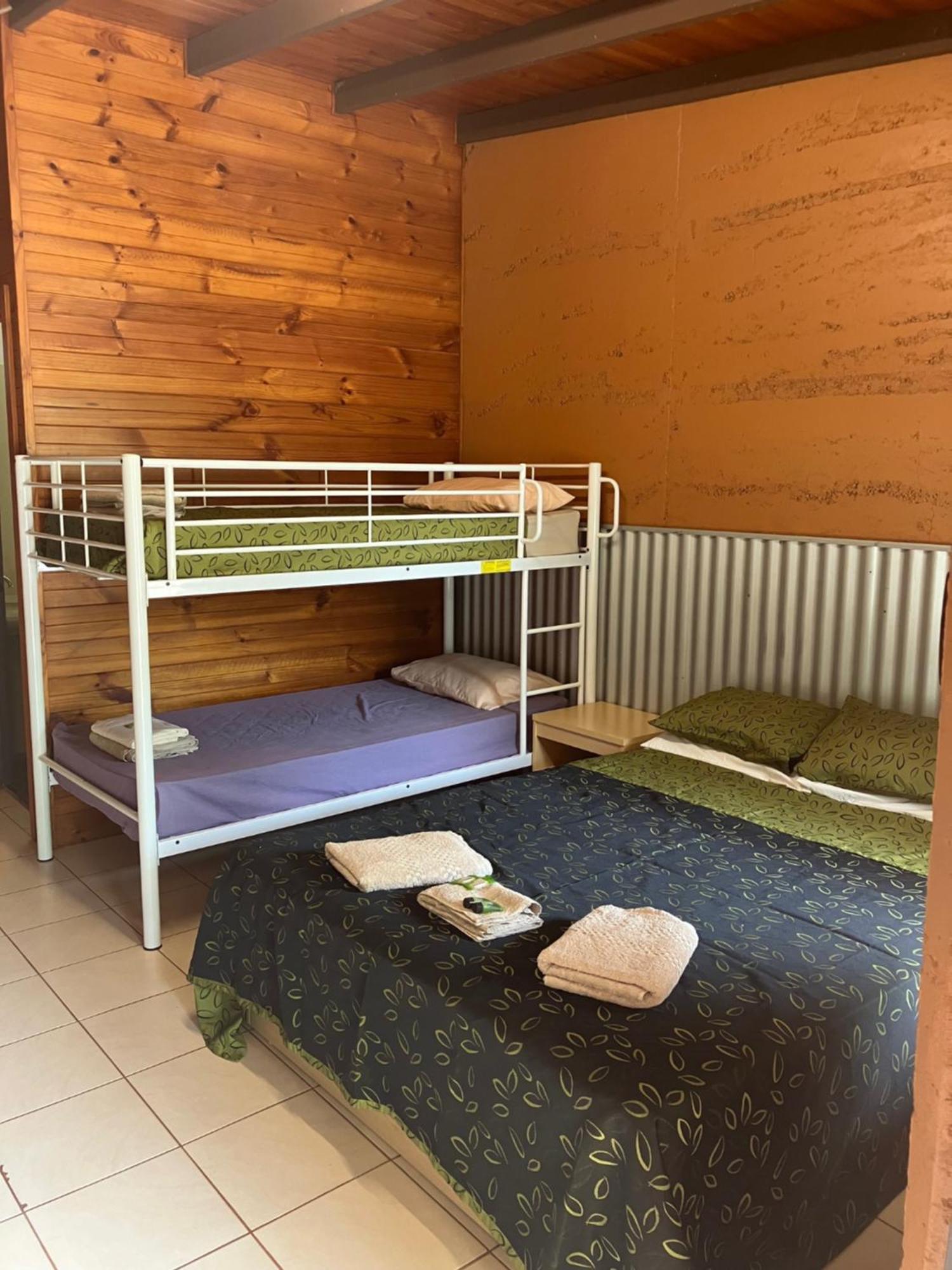 Territory Manor Motel & Caravan Park Mataranka Exterior photo